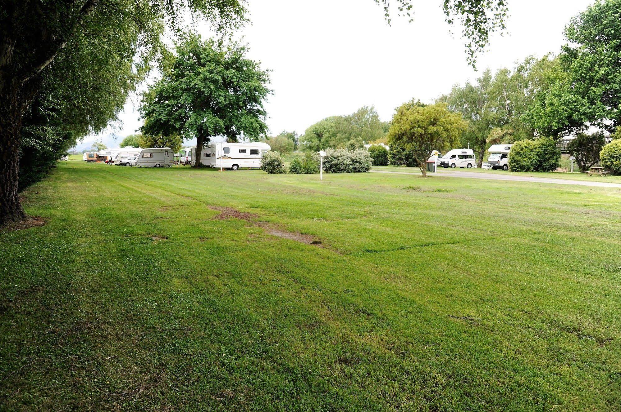 Blenheim Bridges Holiday Park المظهر الخارجي الصورة