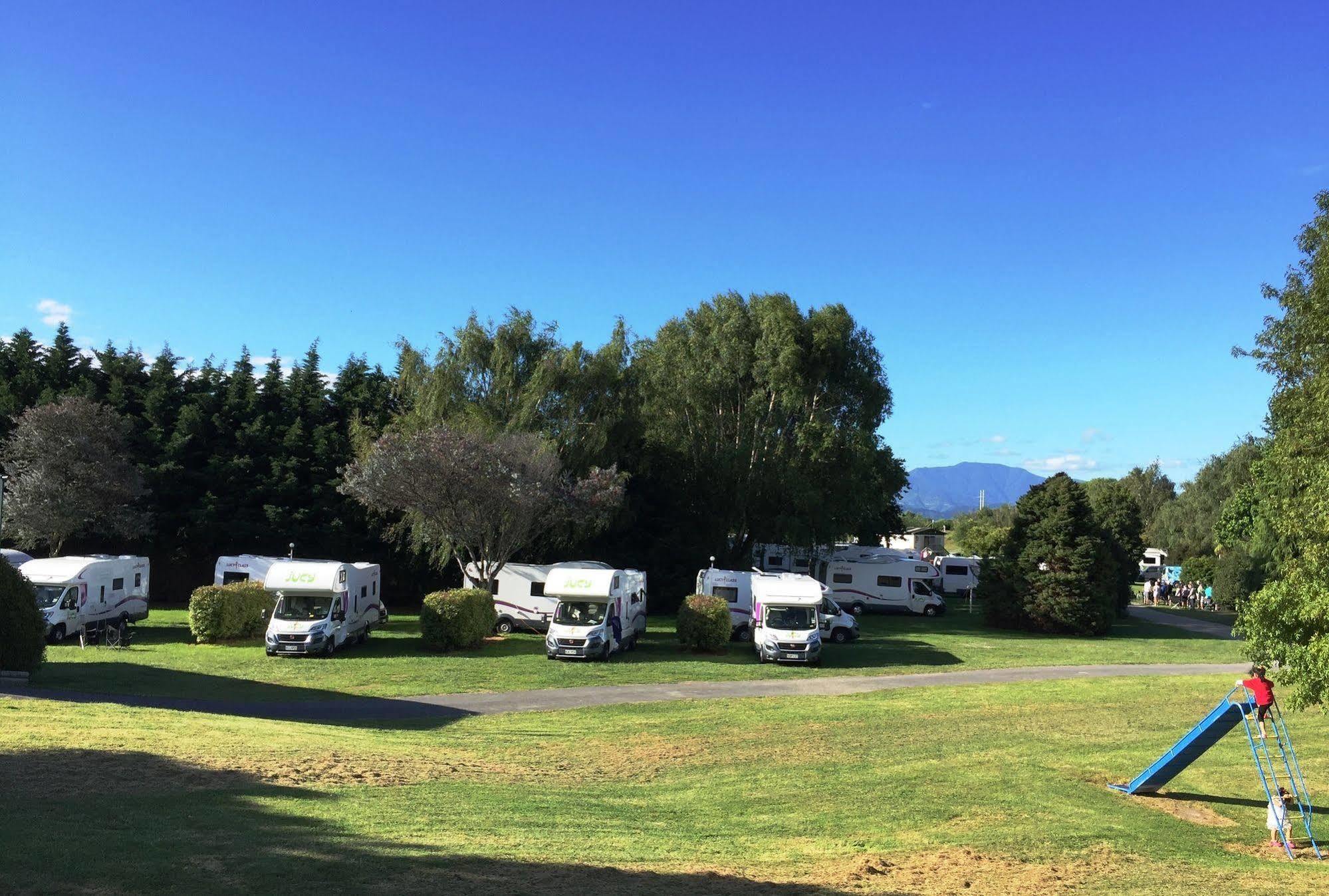 Blenheim Bridges Holiday Park المظهر الخارجي الصورة